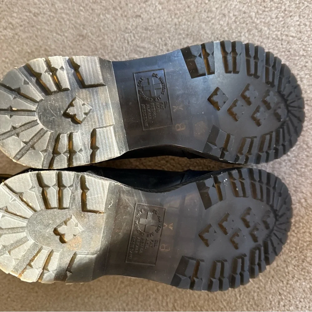 Women’s faux Fur Lined Dr. Marten’s 2976 - Picture 6 of 7